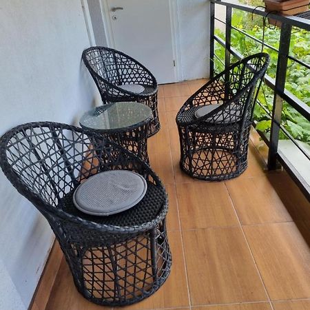 Appartement Caci à Črni Kal Extérieur photo